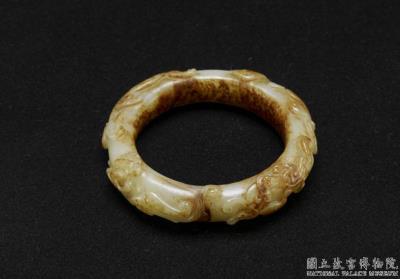 图片[2]-Jade bangle with chi-dragon pattern, Qing dynasty (1644-1911)-China Archive